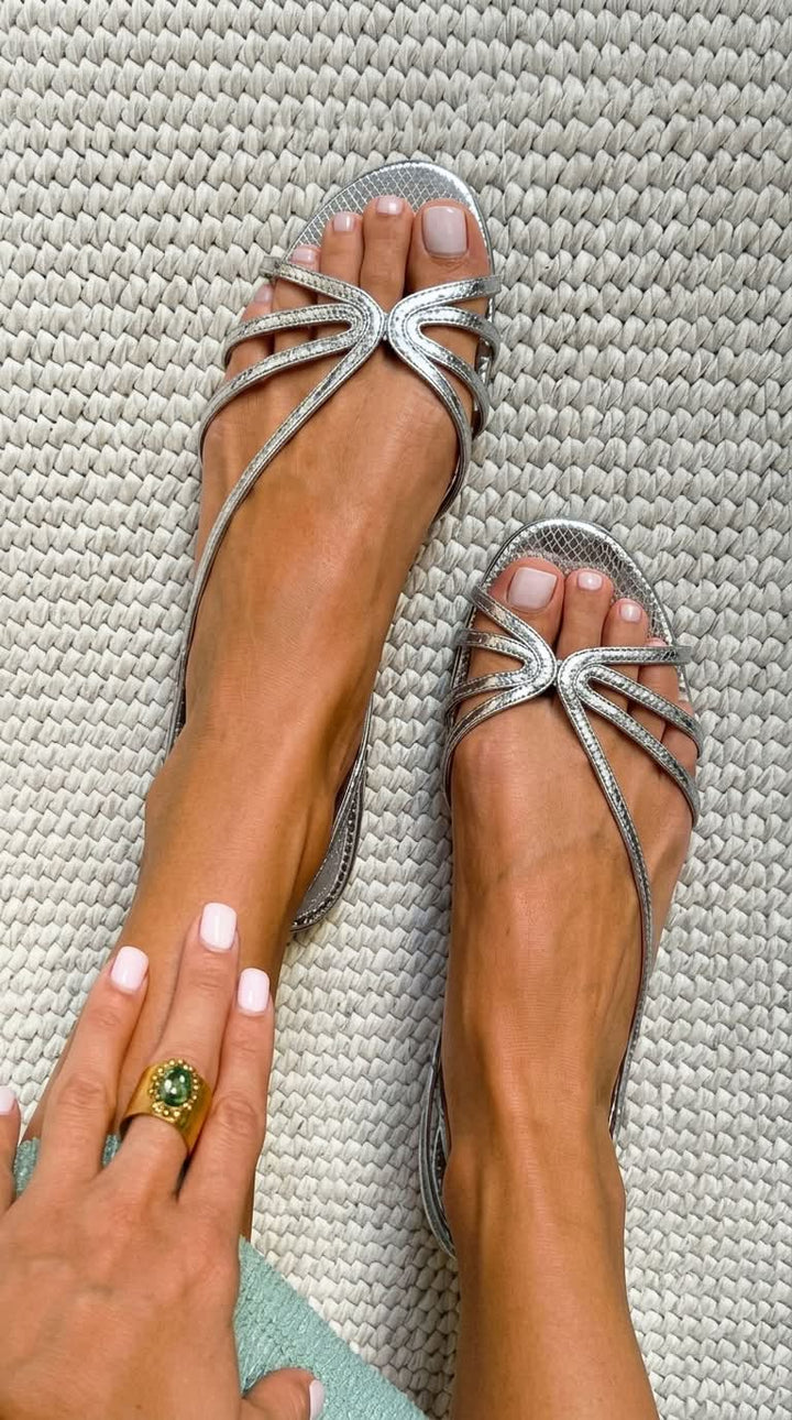 POSITANO | GOLDEN SANDALS SUMMER ELEGANCE