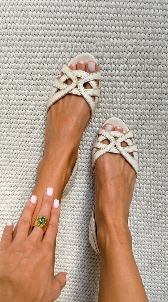 RAVELLO | ELEGANT CREAM INTERWOVEN SANDALS