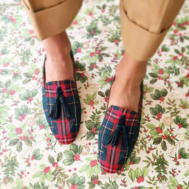 Carys - Timeless Fringed Moccasins