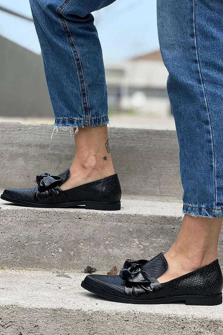 Chelsea - Elegant Slipper with Bow