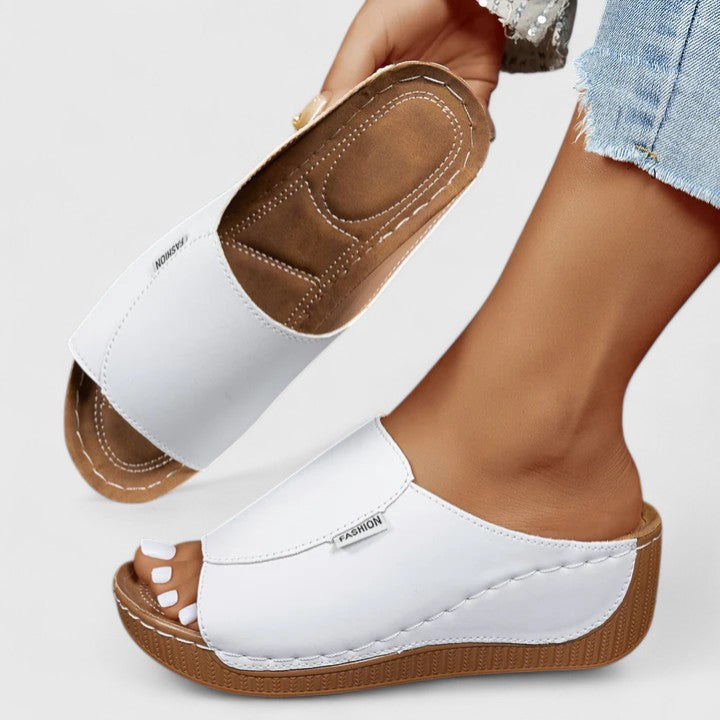 CELESTRIA | ORTHOPAEDIC SANDALS
