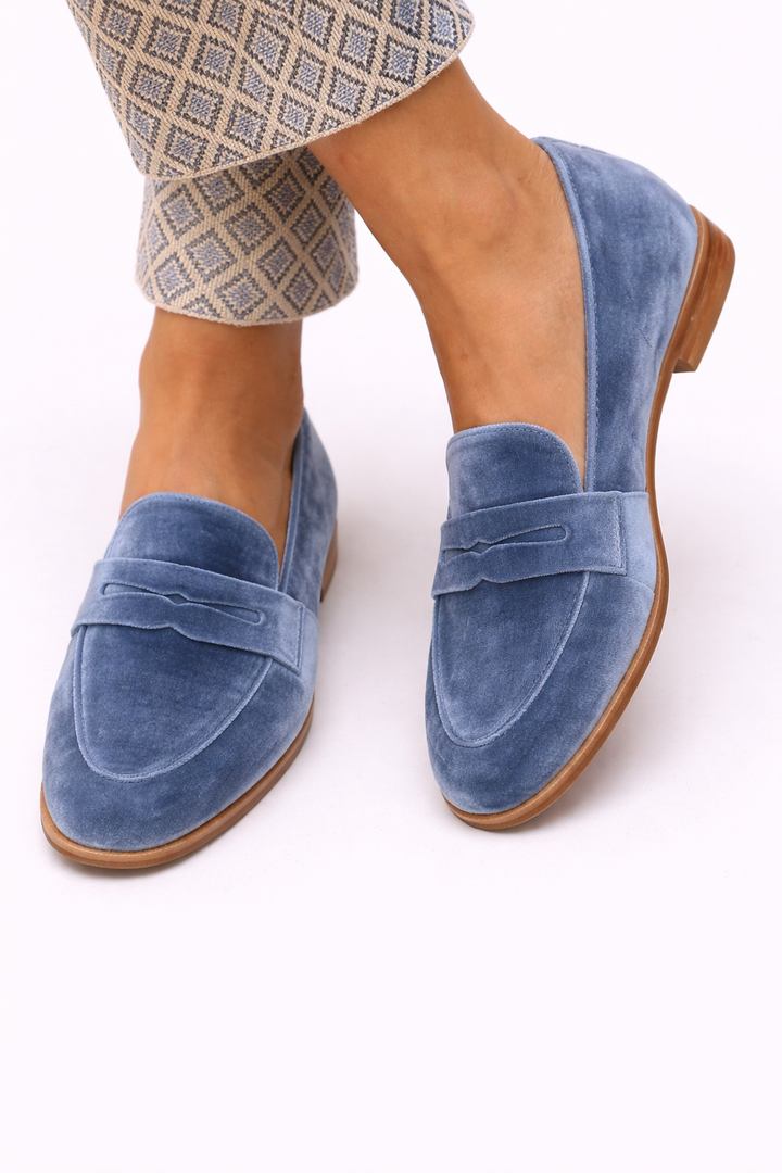 Noemi - Elegant Vintage Moccasins