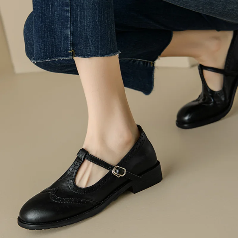 Truus | Elegant Mary Janes with T-Strap