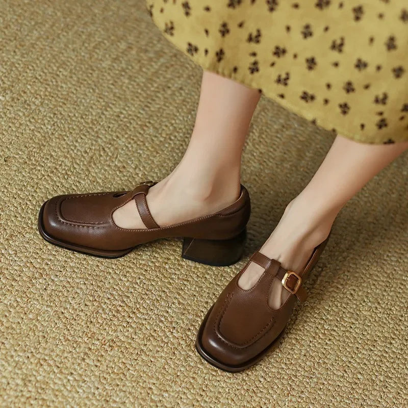 Loes | T-Bar Sandals