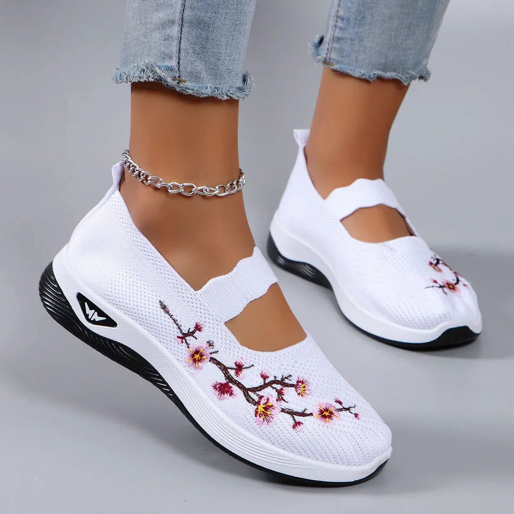 Fajon | Comfortable Floral Embroidered Trainers
