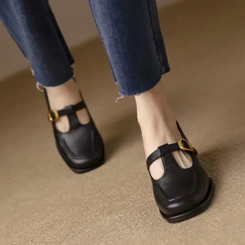 Loes | T-Bar Sandals