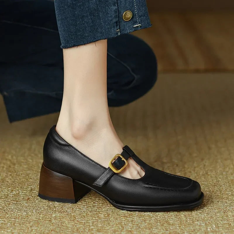 Loes | T-Bar Sandals