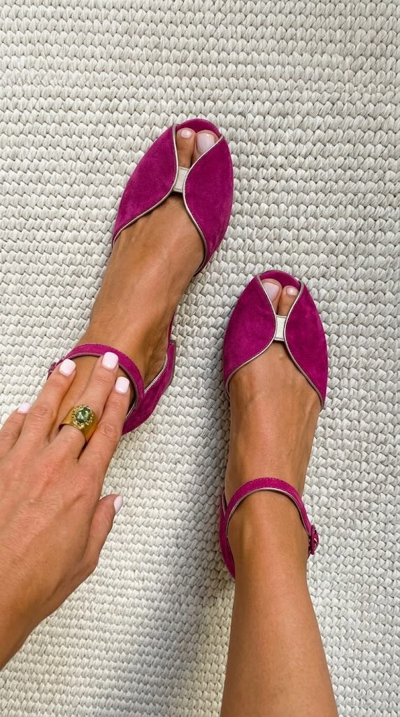 ERICEIRA | ELEGANT SALVAGE GREEN SANDALS